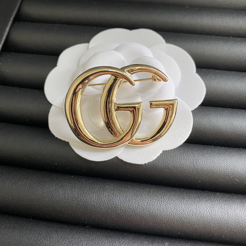 C080 Gucci brooch 104696