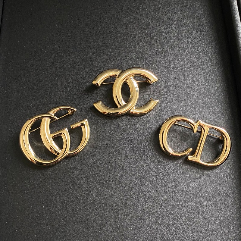 C080 Gucci brooch 104696
