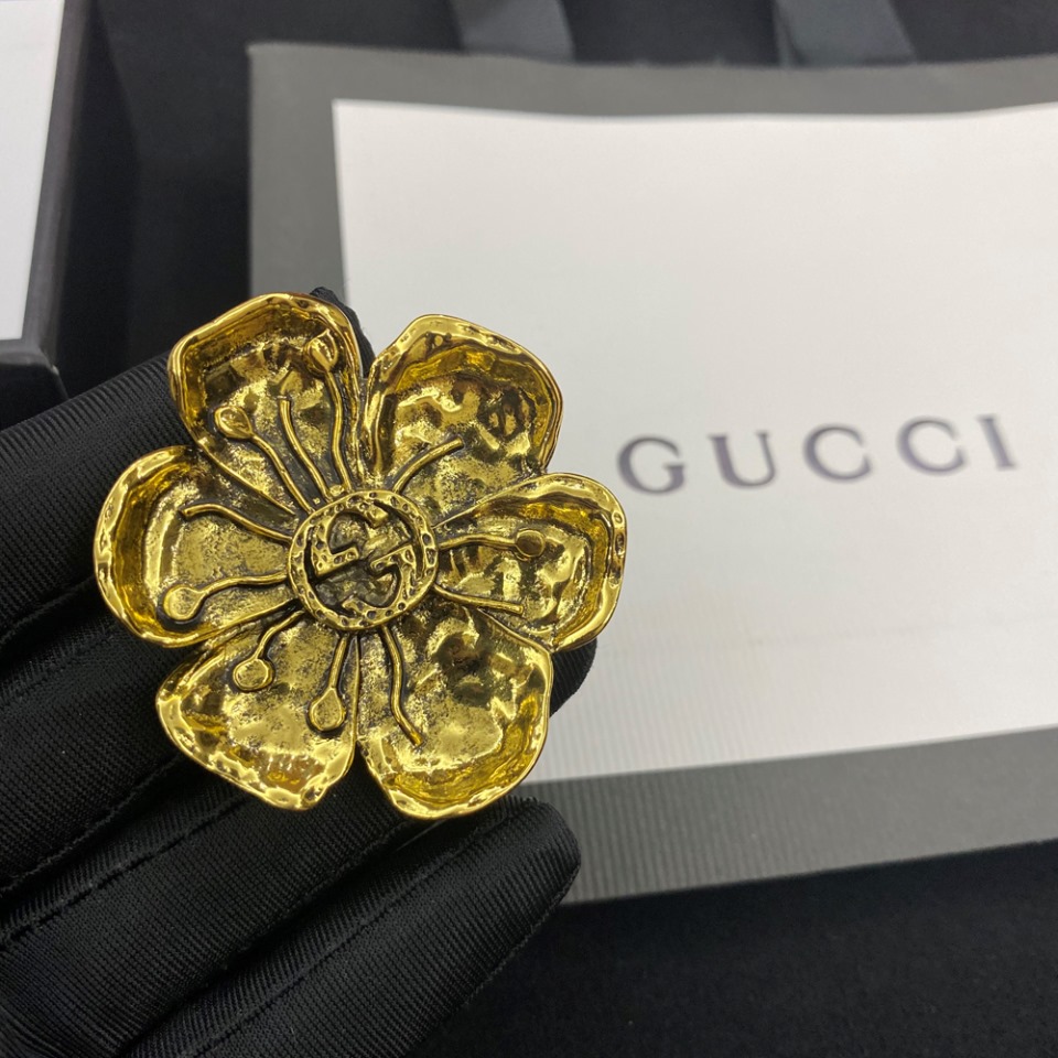 C088 Gucci brooch 107827