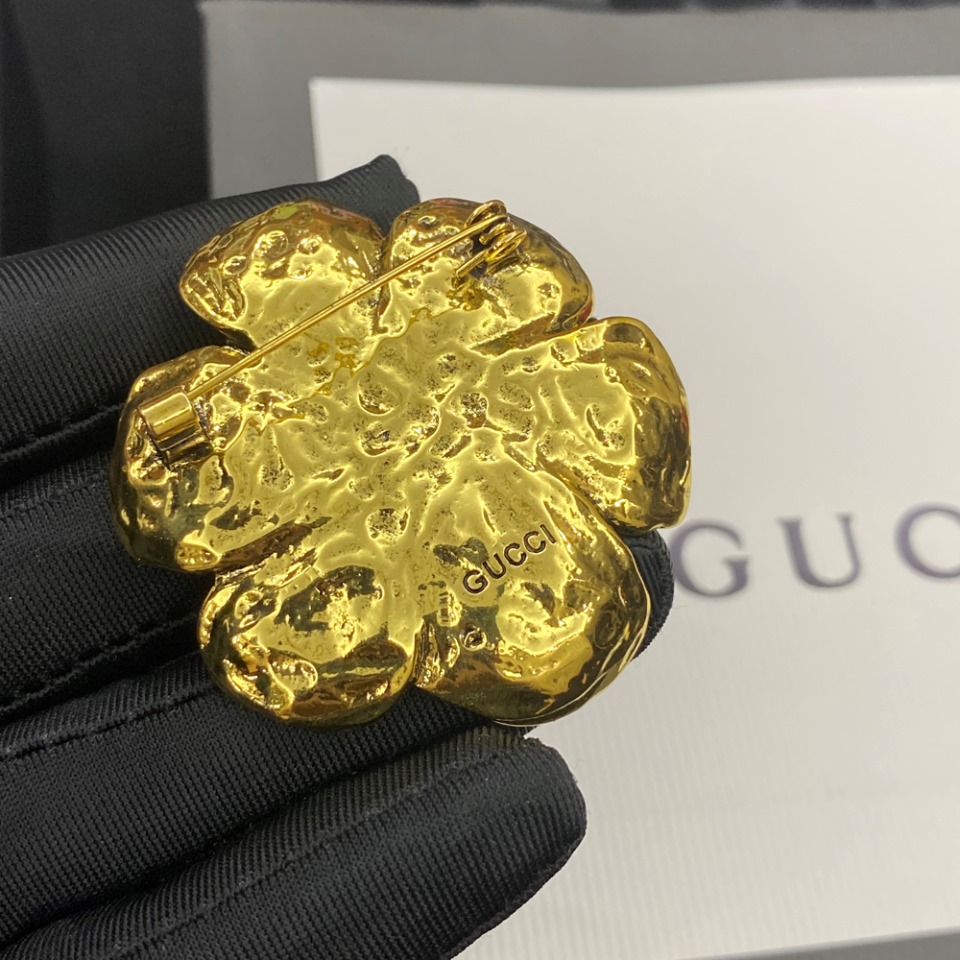 C088 Gucci brooch 107827