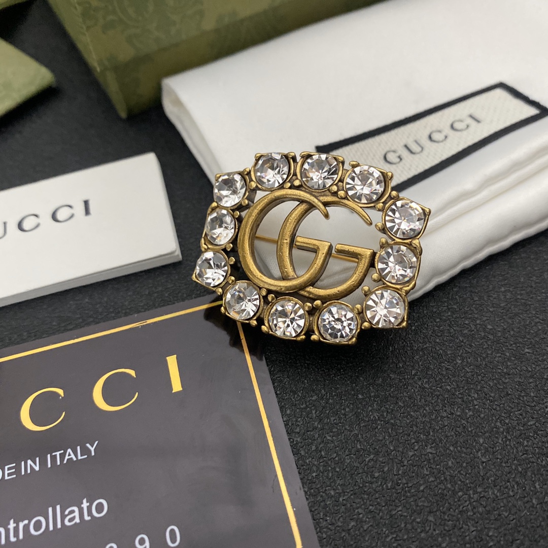 C070  Gucci brooch 106596