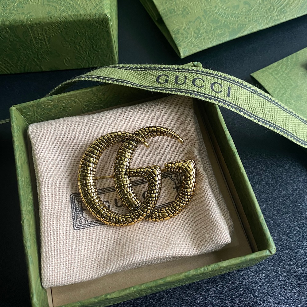 C059  Gucci brooch 107091