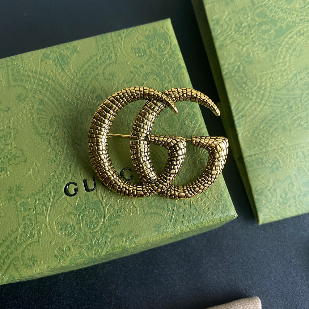 C059  Gucci brooch 107091