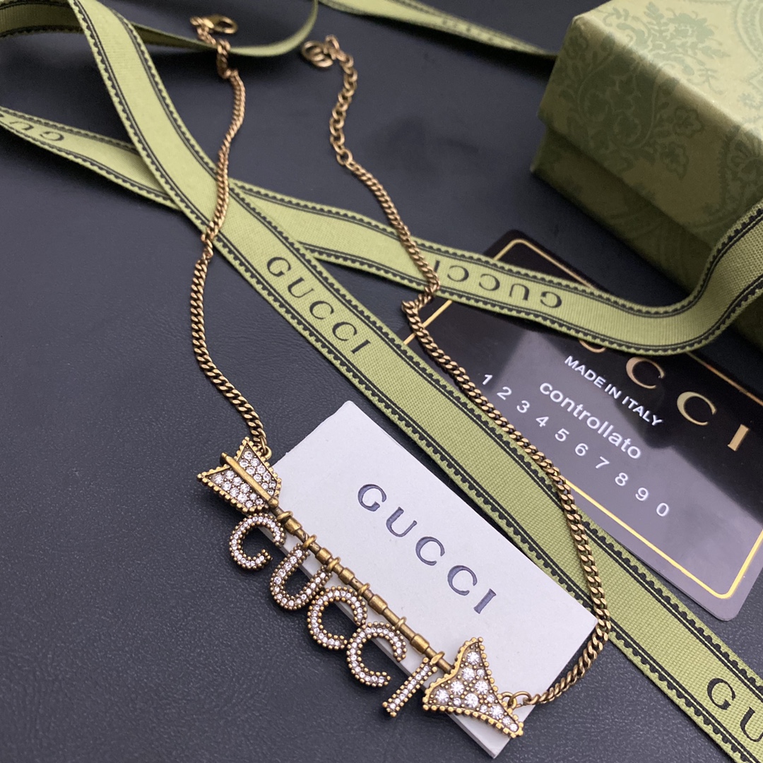 B075 Gucci necklace 104813