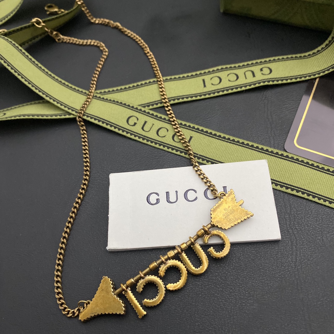 B075 Gucci necklace 104813