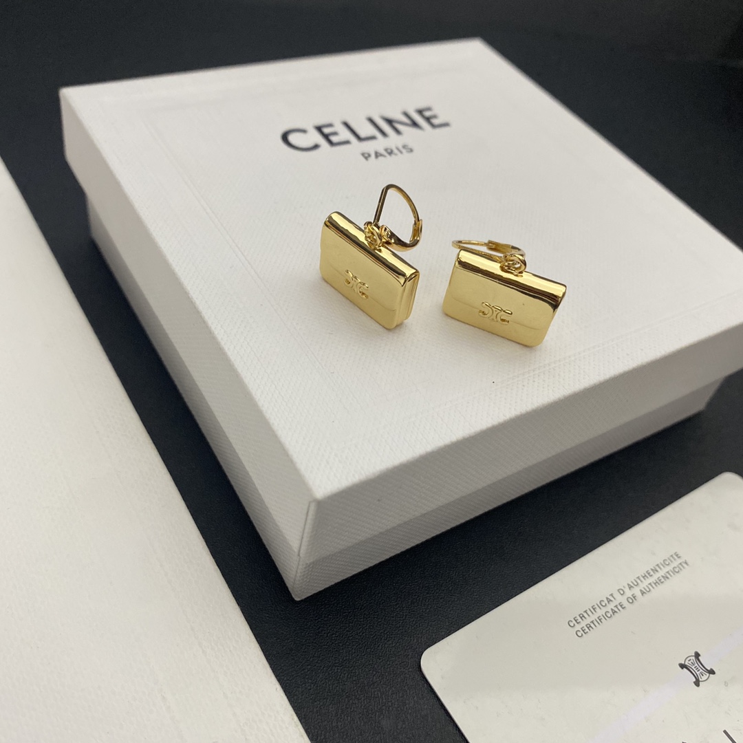 A742  CELINE earring 106972