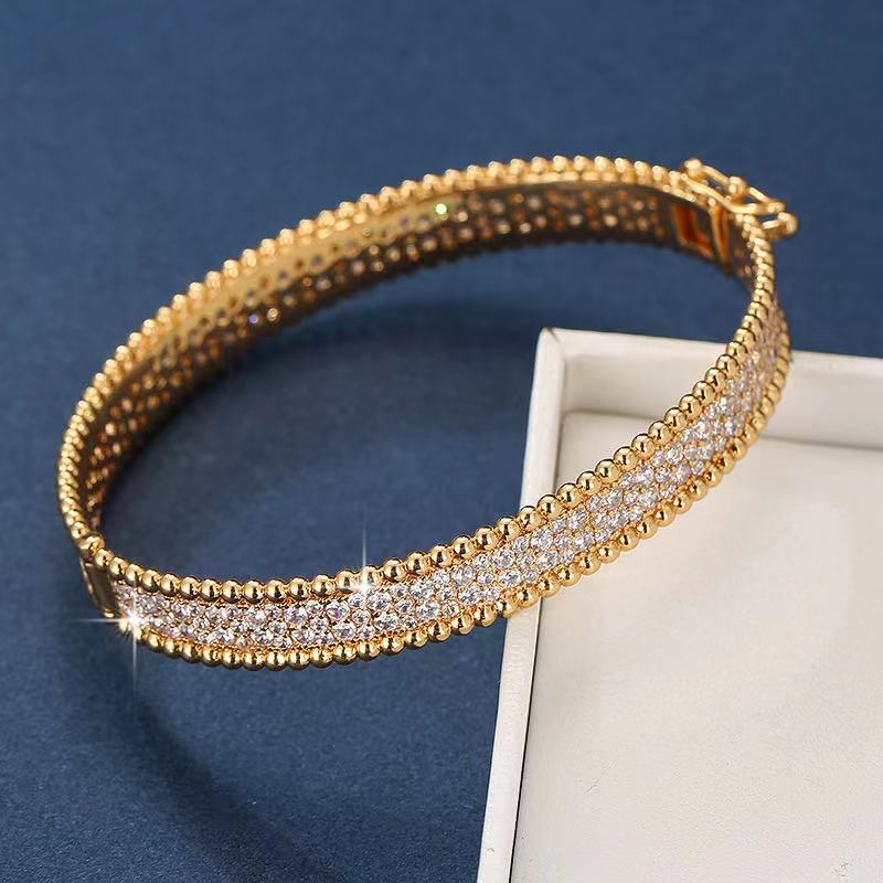 van cleef bracelet 105755