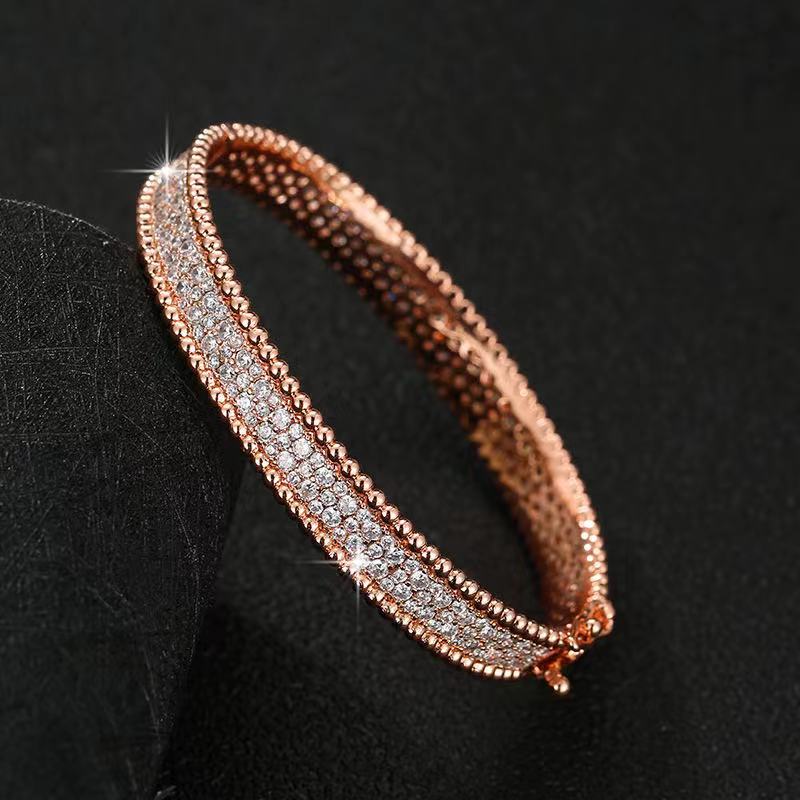 van cleef bracelet 105755