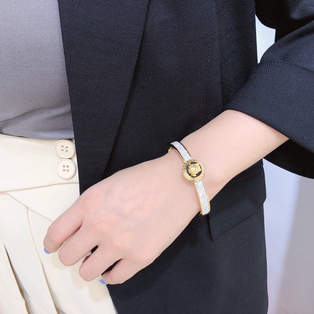Versace bracelet 106373