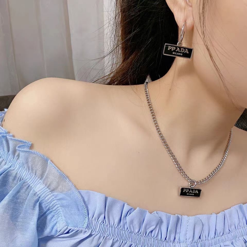 X388    Prada necklace 106942