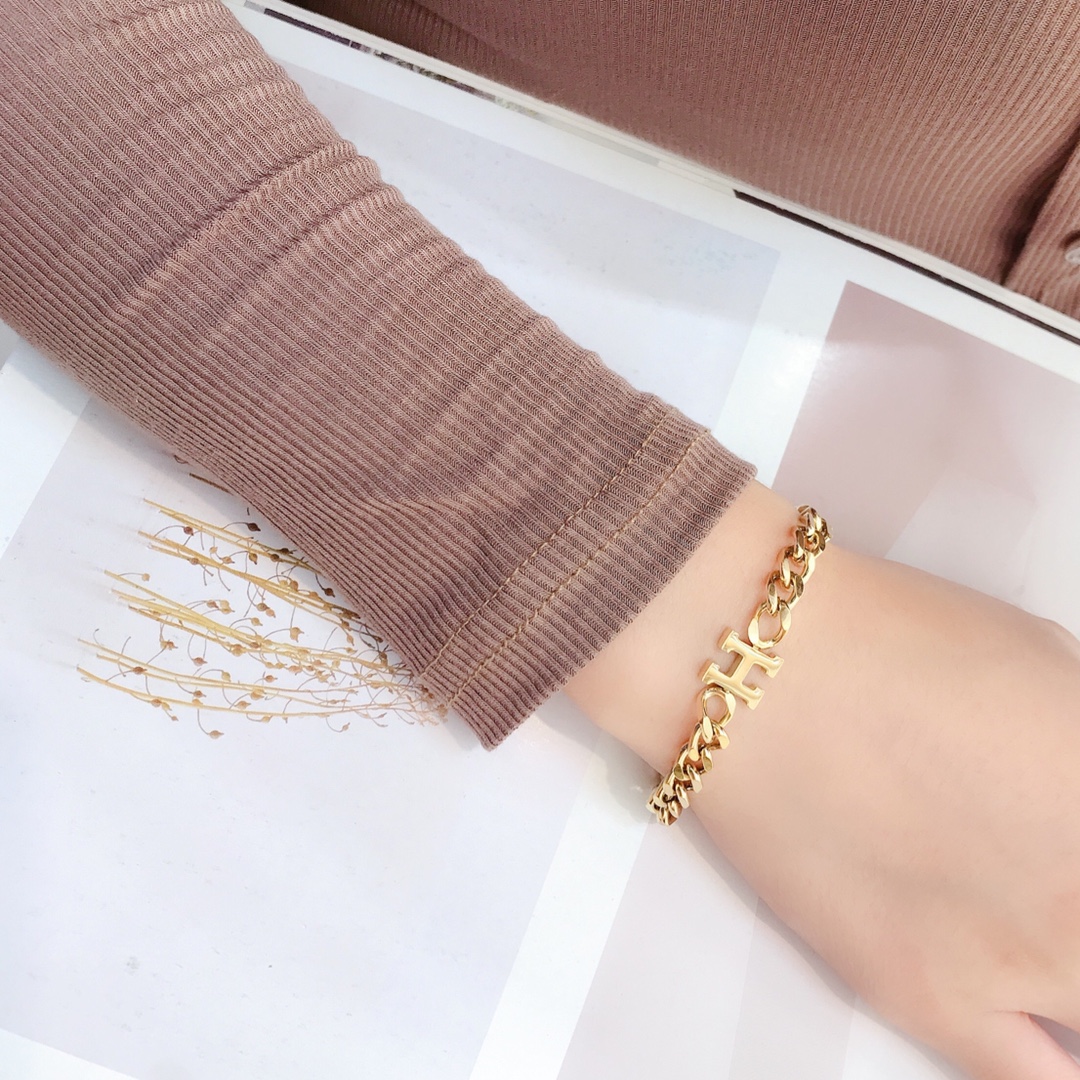 L038 H bracelet 105890