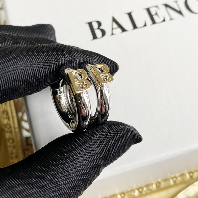 A509 Balenciaga earring 104440