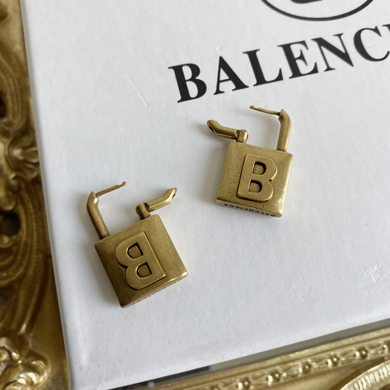 A607  Balenciaga earring 104748