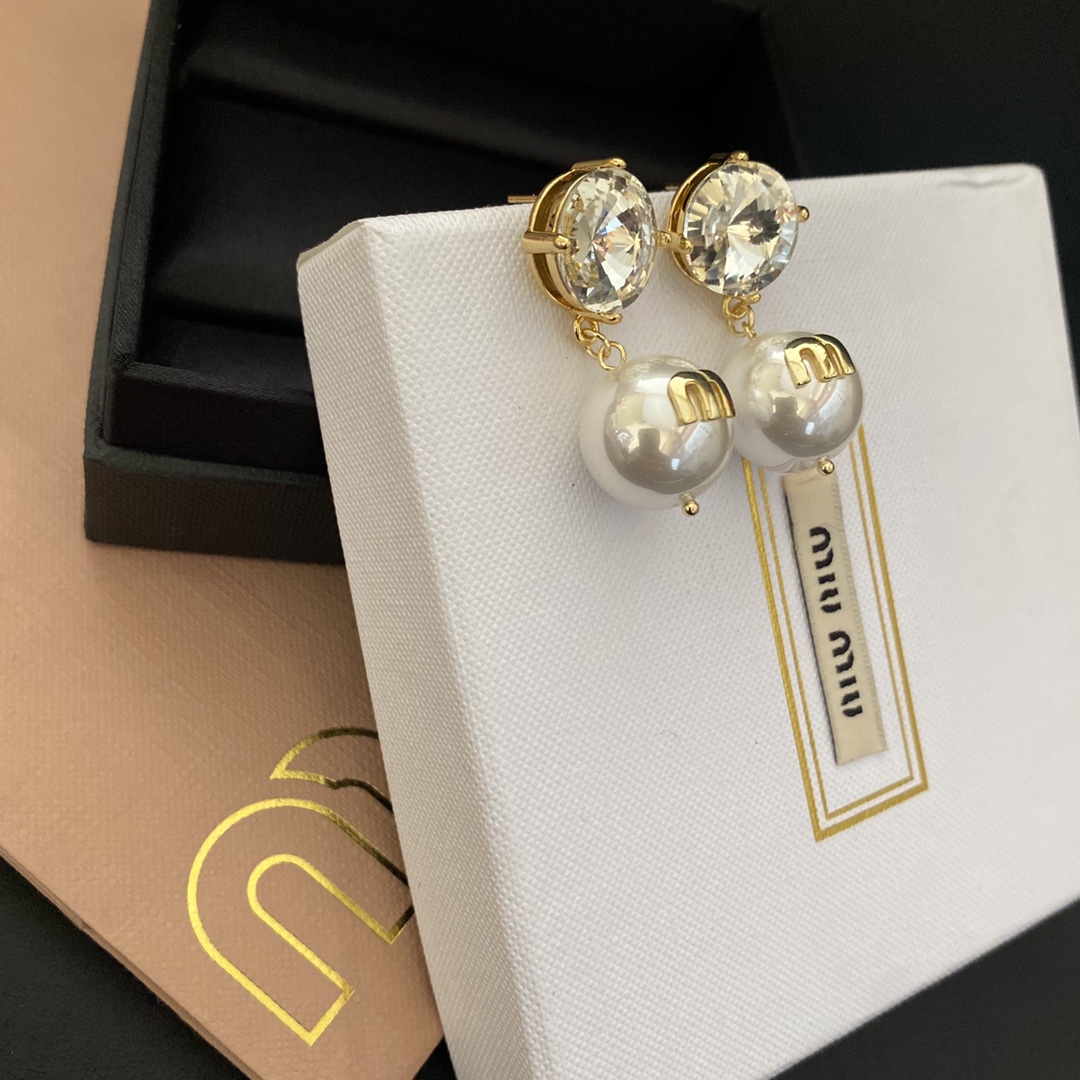 A242  MIUMIU earring 104190