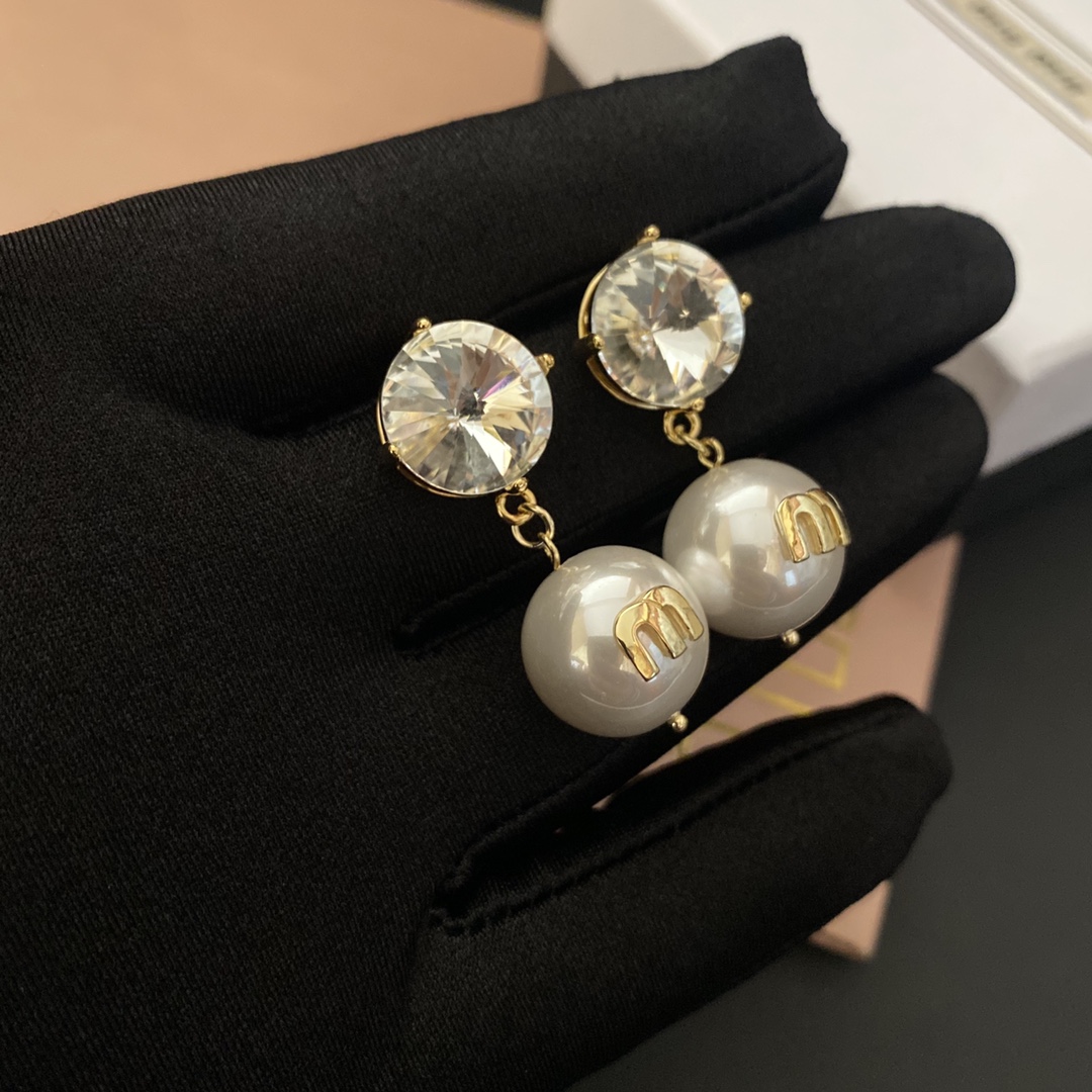 A242  MIUMIU earring 104190