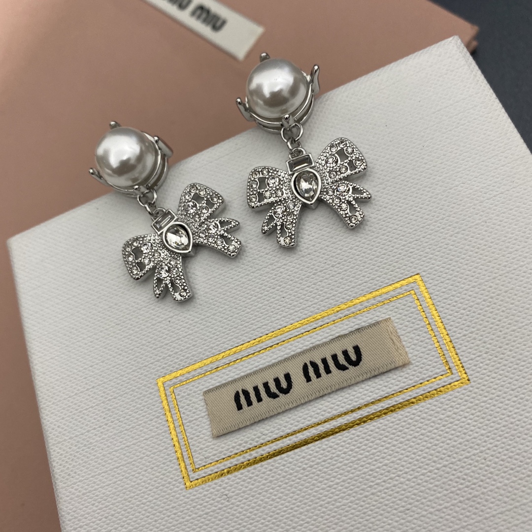 A585  MIUMIU earring 104573