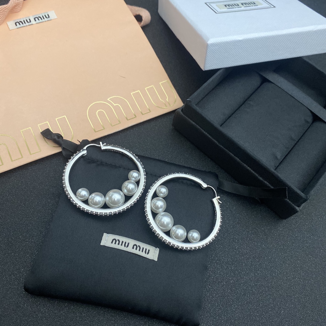 A180 MIUMIU earring 105996