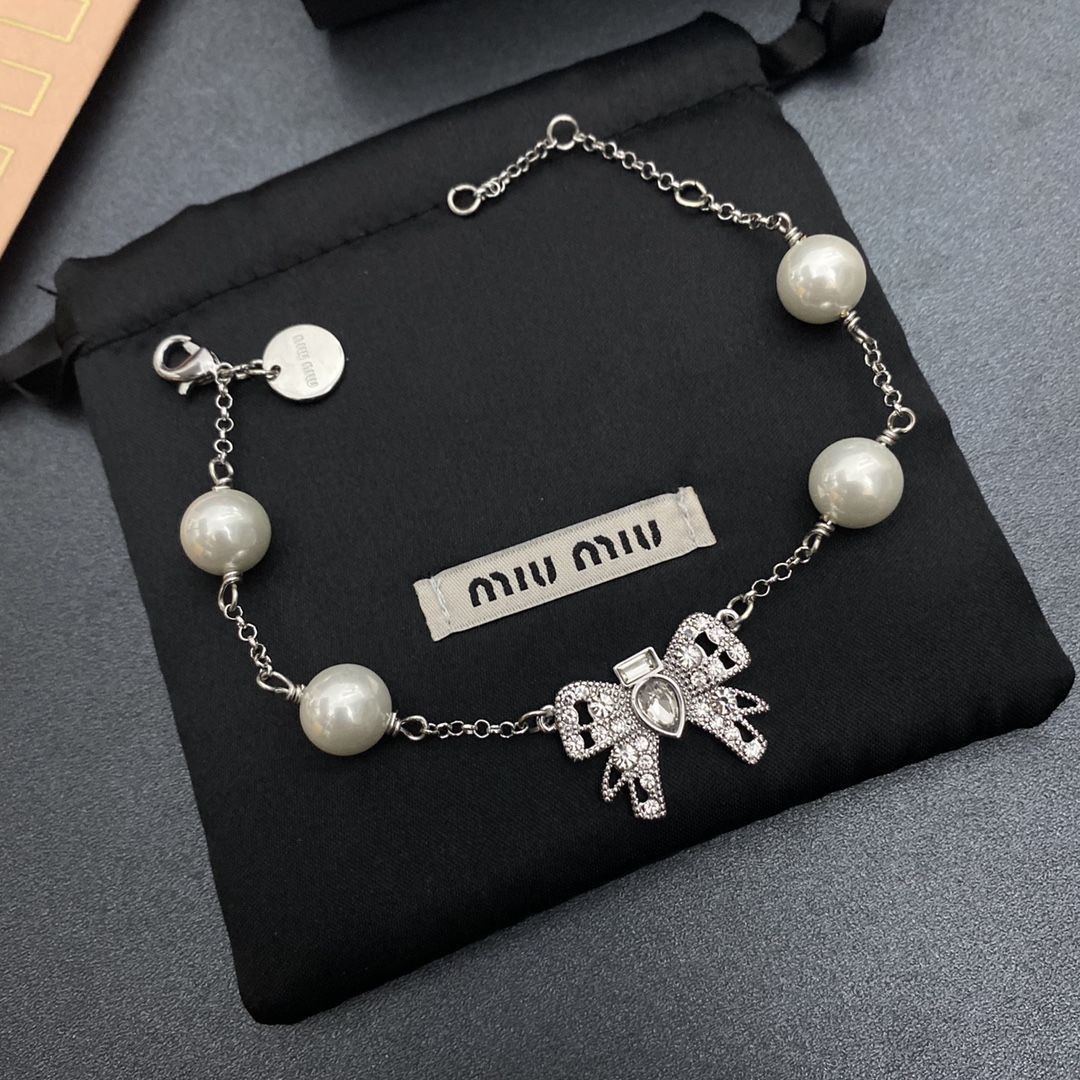 B170  miumiu bracelet 106319