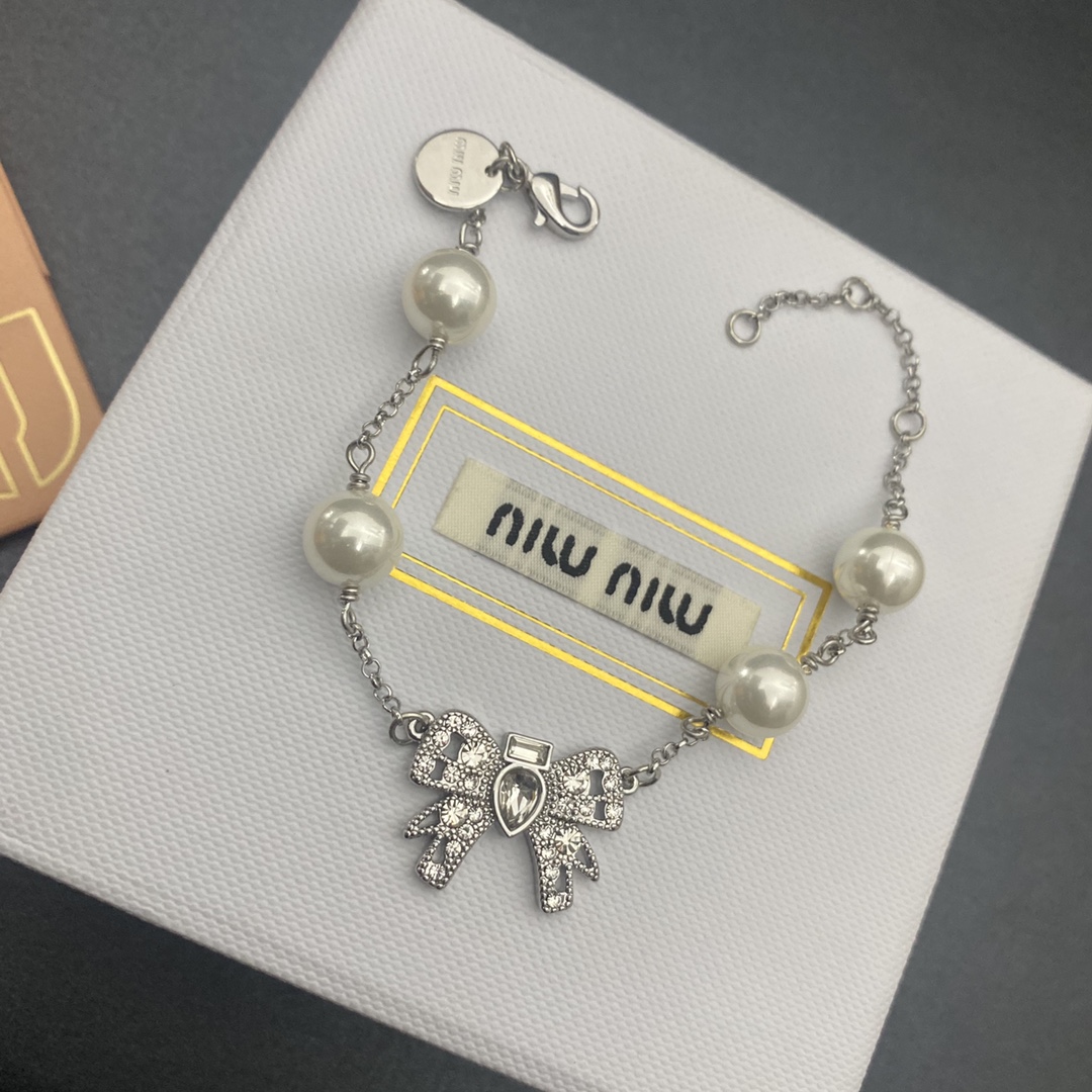 B170  miumiu bracelet 106319