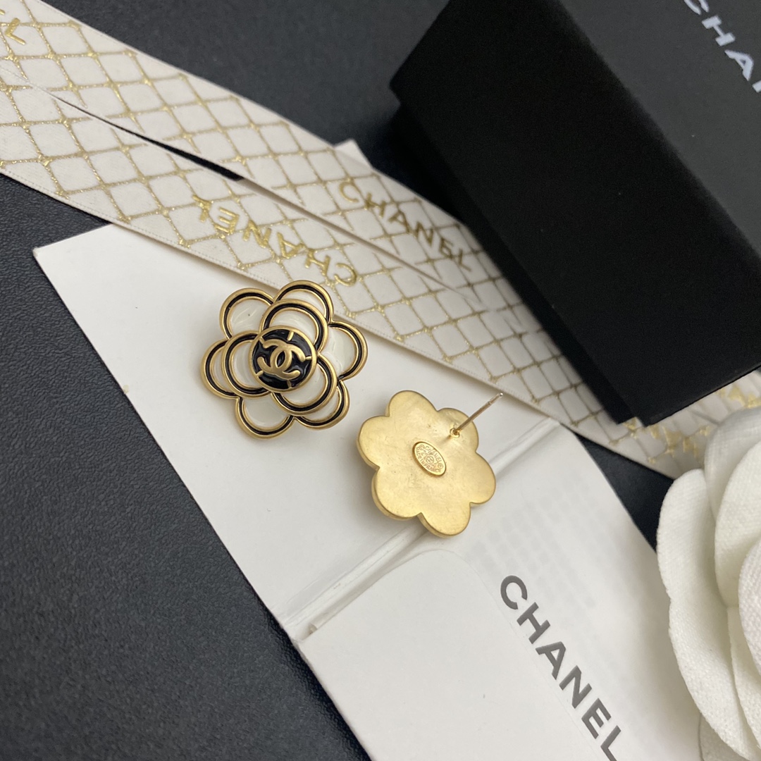 A611 Chanel earring 107646