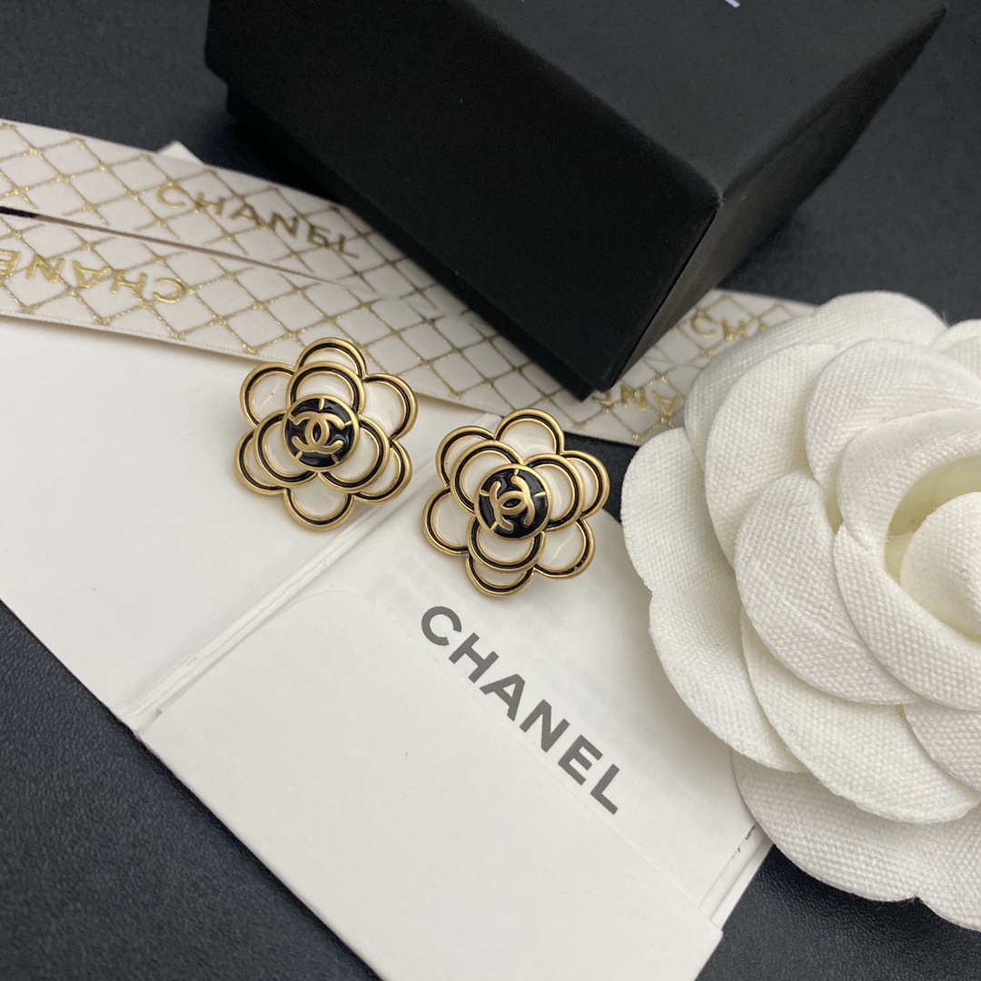 A611 Chanel earring 107646