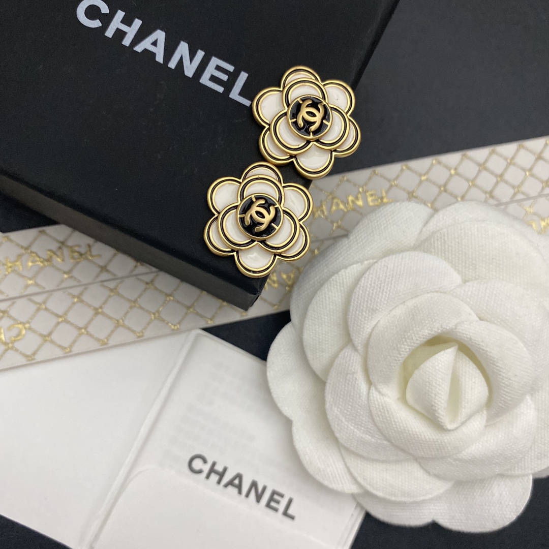 A611 Chanel earring 107646