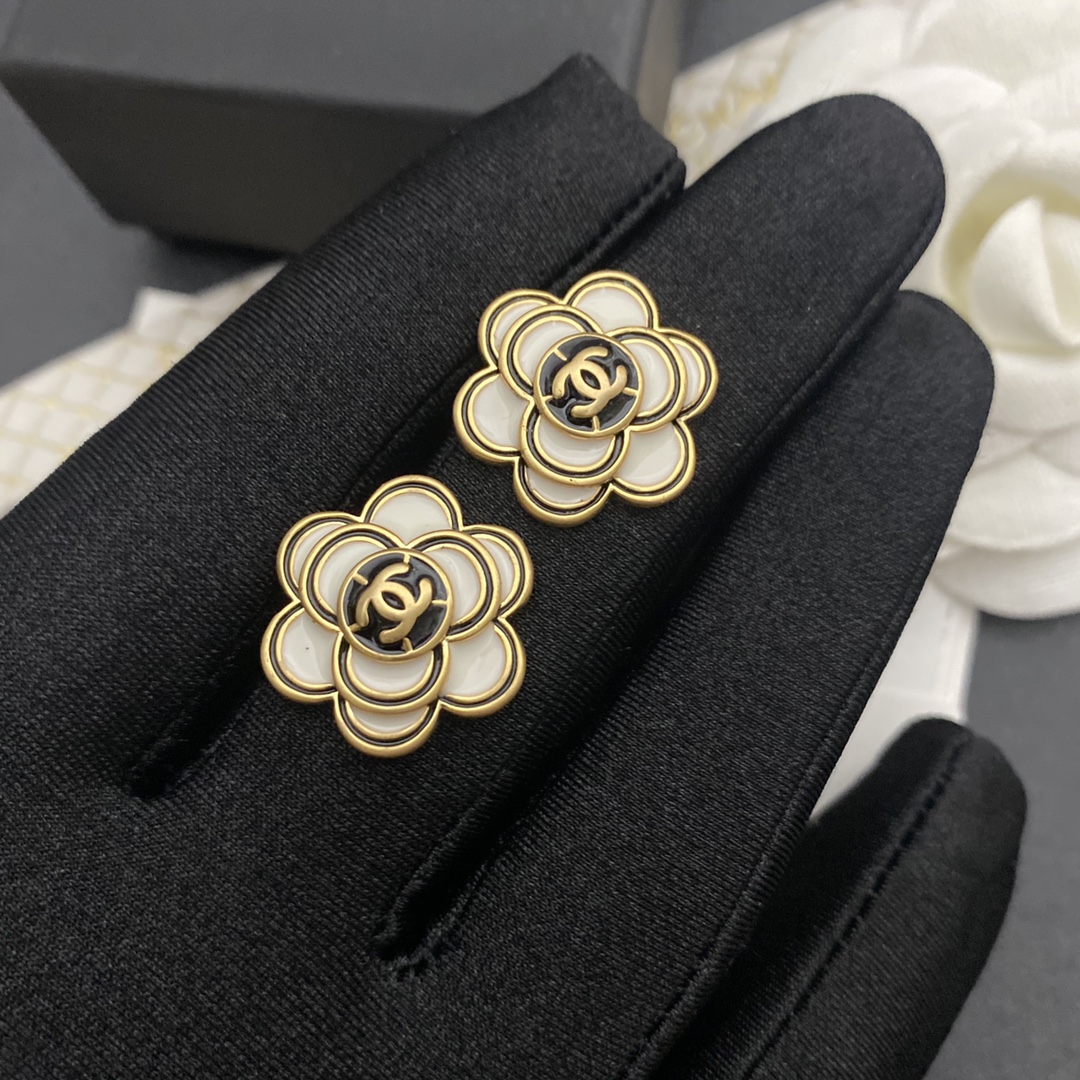 A611 Chanel earring 107646