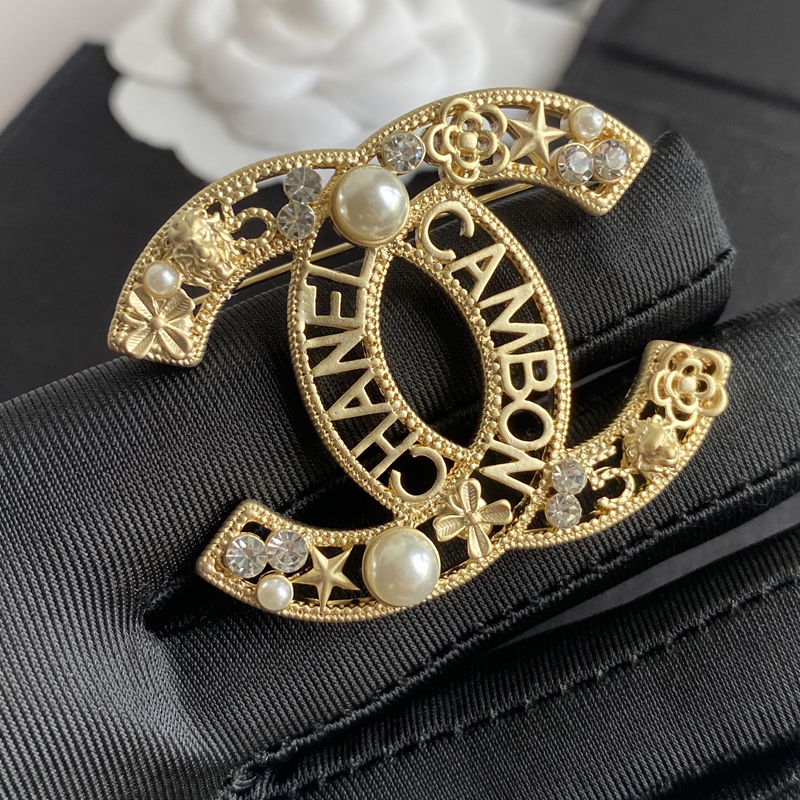 C120 Chanel brooch 107649