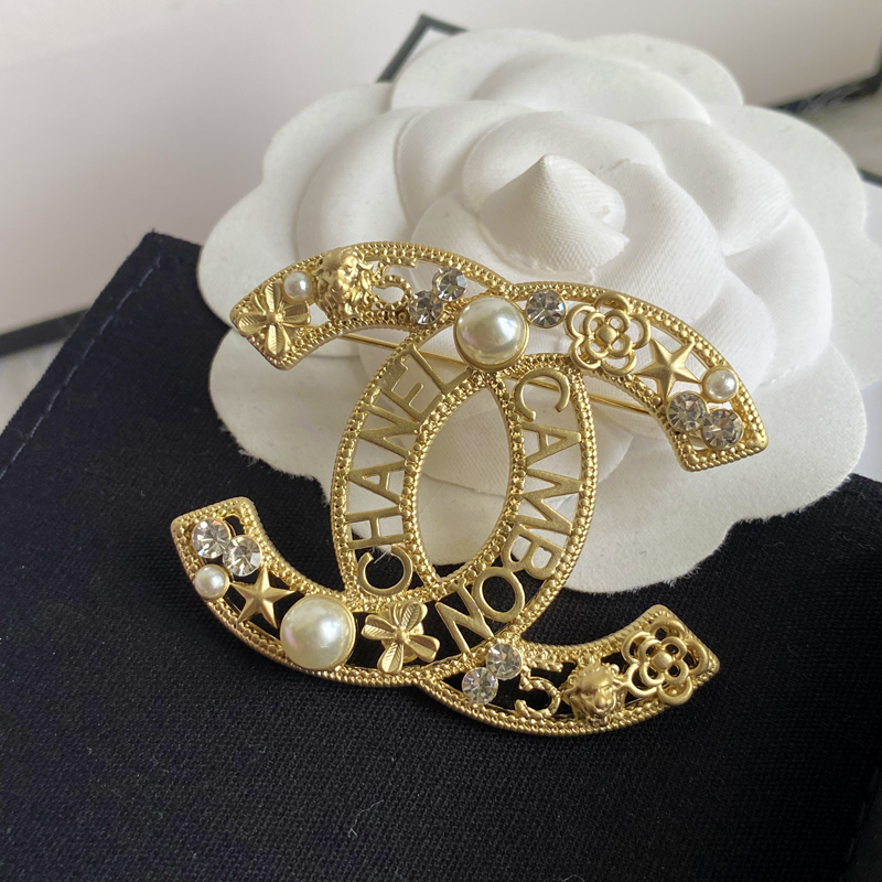 C120 Chanel brooch 107649