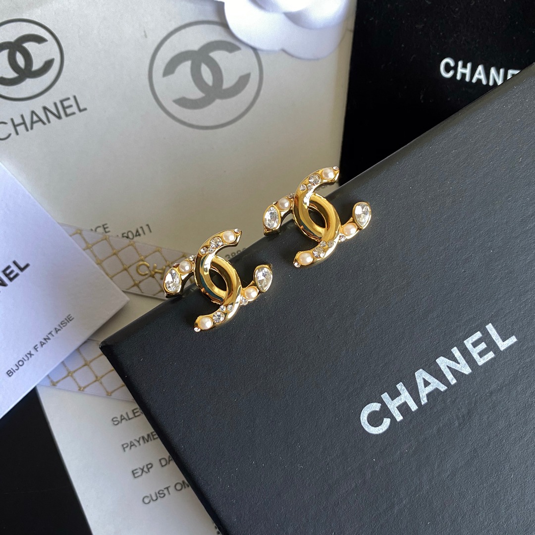 A054 Chanel earring 107655