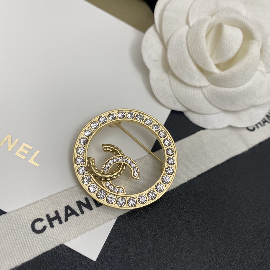 C185 Chanel brooch 107686