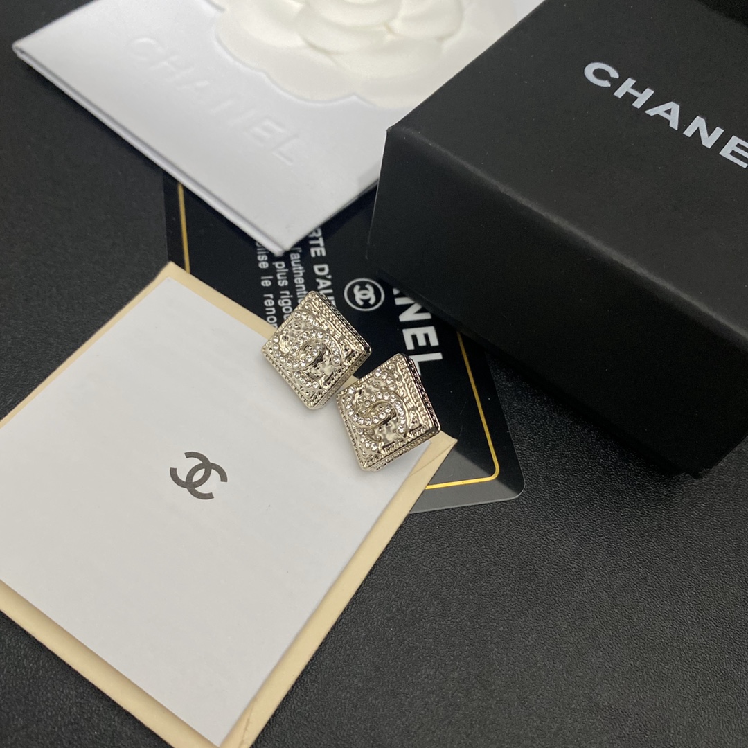 A363  Chanel earring 107687