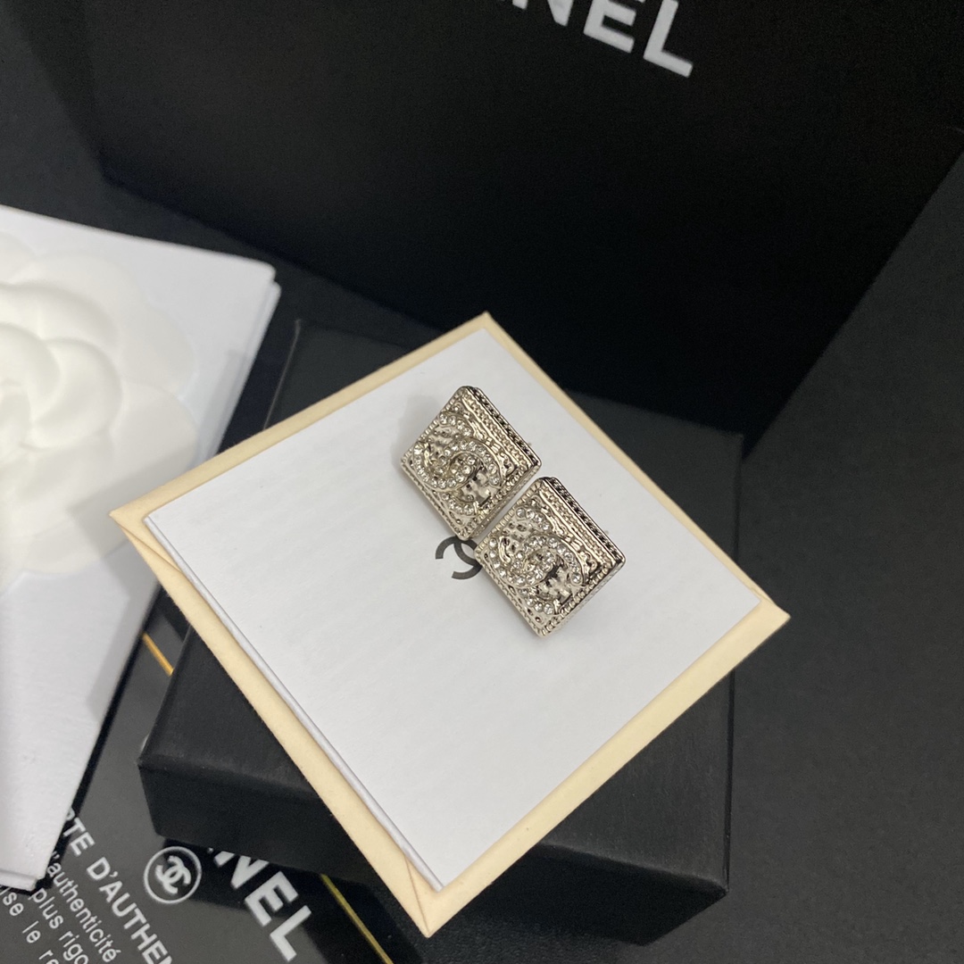 A363  Chanel earring 107687
