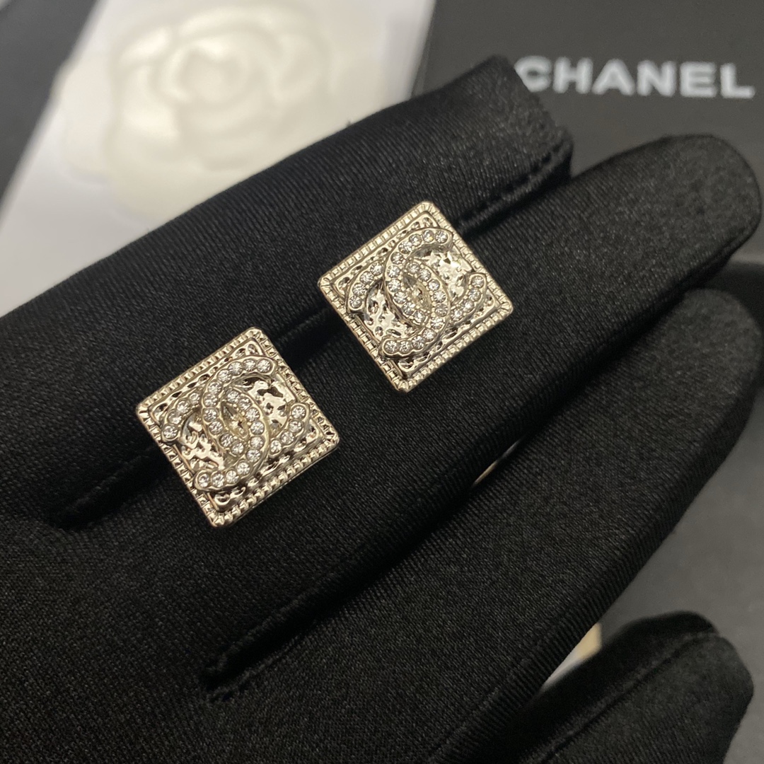 A363  Chanel earring 107687
