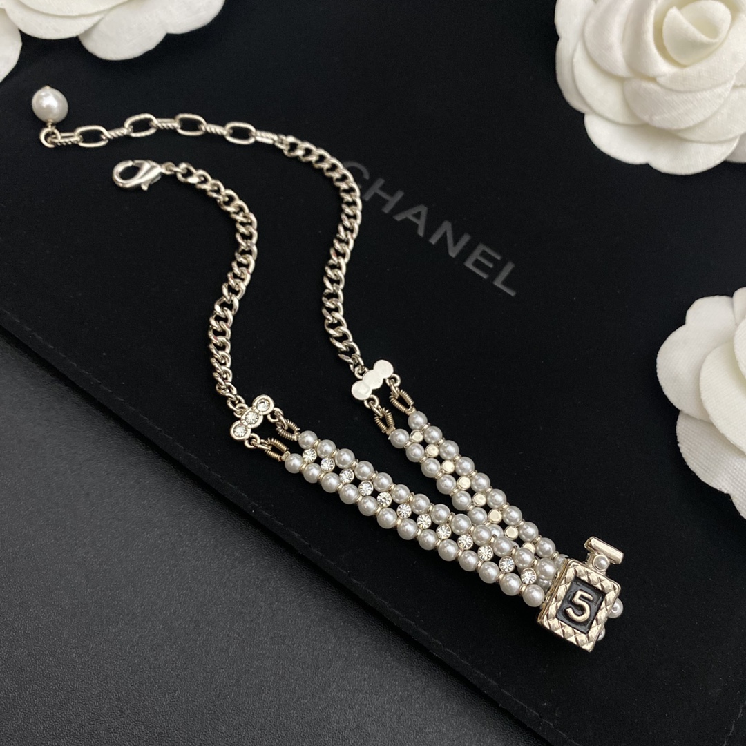 B274 Chanel necklace 107695