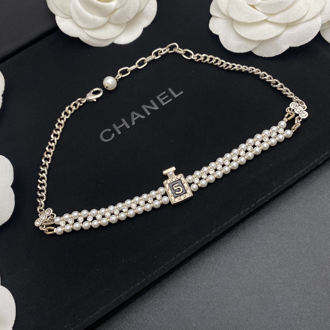 B274 Chanel necklace 107695
