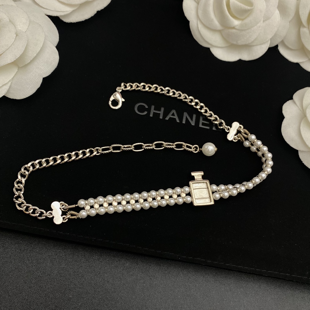 B274 Chanel necklace 107695