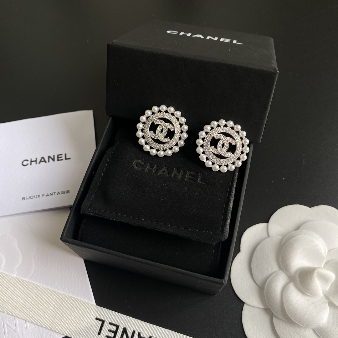 A155 Chanel earring 107711
