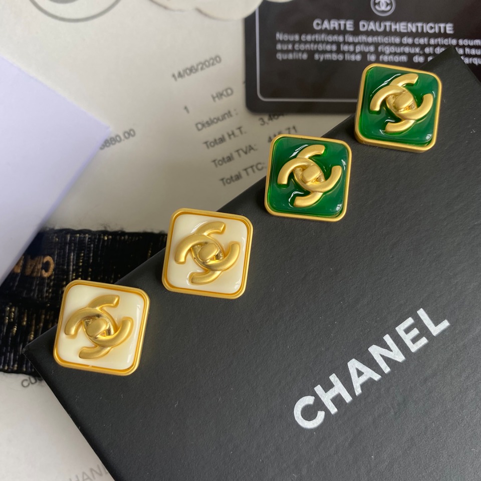 A558  Chanel earring 107712