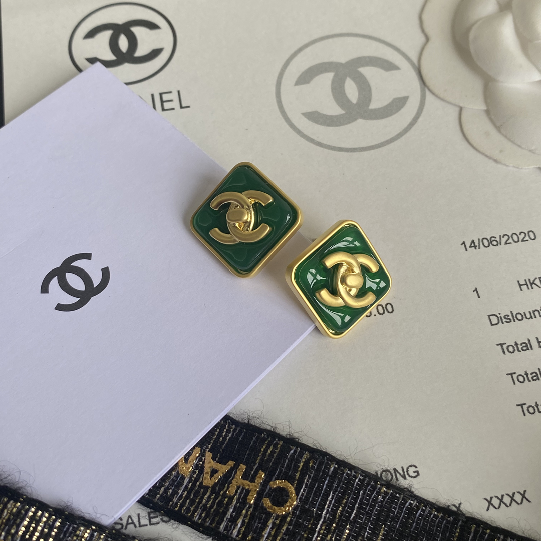 A558  Chanel earring 107712