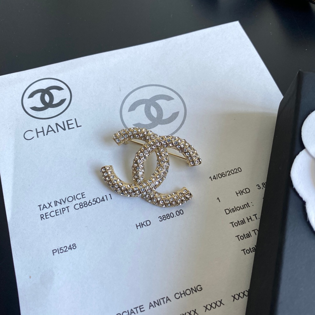 C206  Chanel brooch 107725