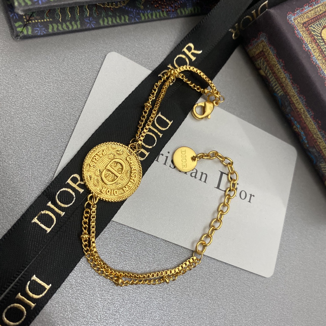 B074 Dior bracelet 107784