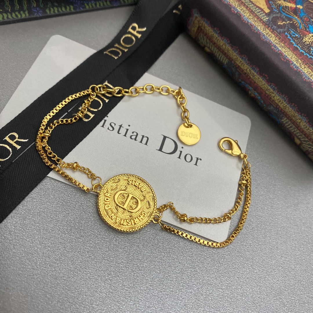 B074 Dior bracelet 107784