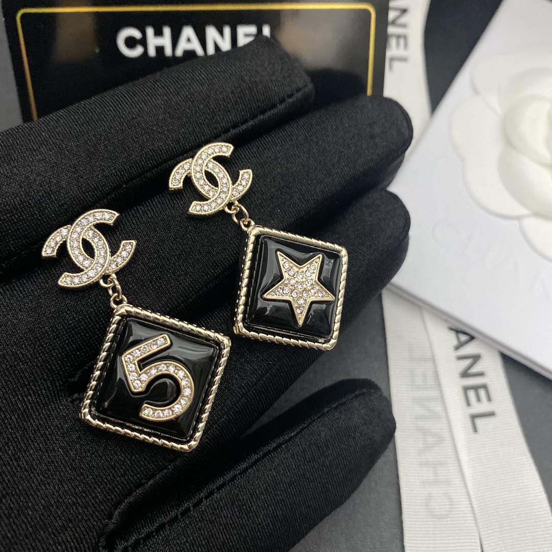 Chanel earring 107810