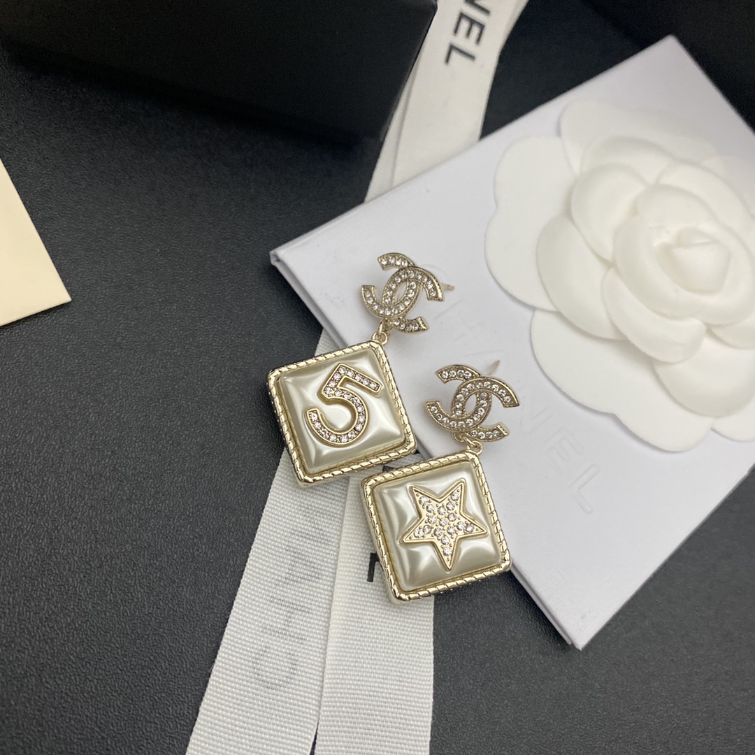 Chanel earring 107810