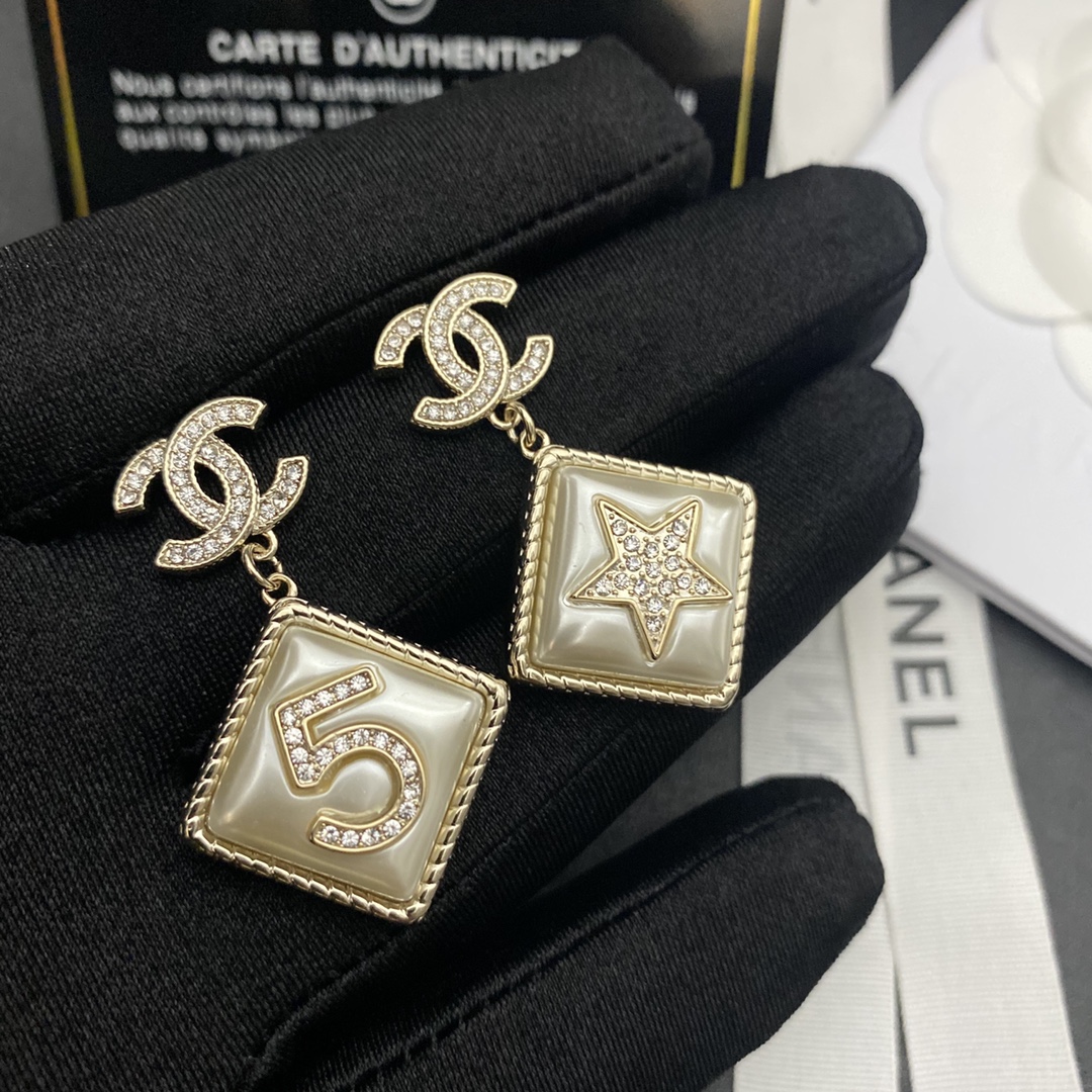 Chanel earring 107810