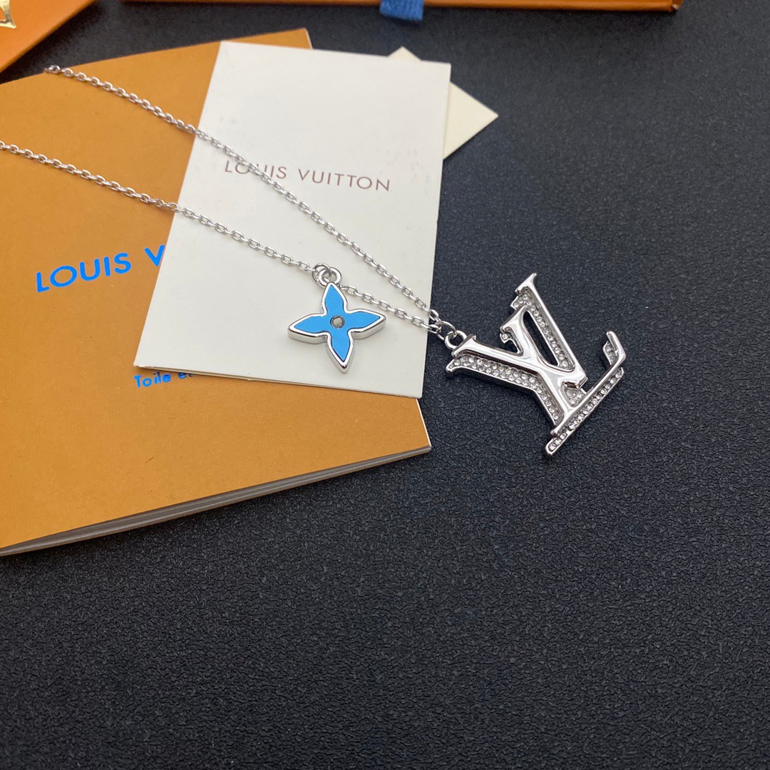 B052  LV-long necklace 107818