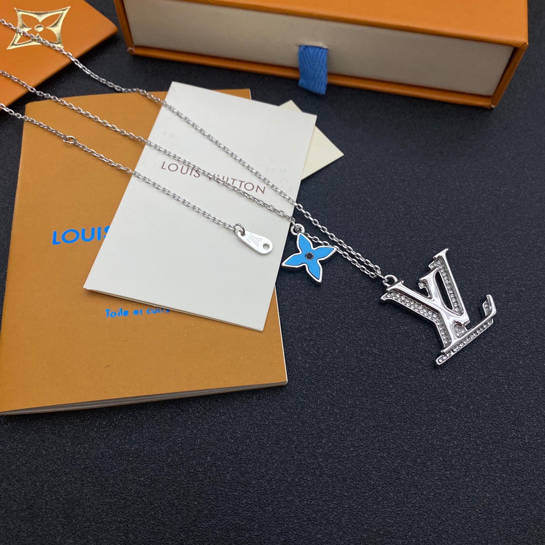 B052  LV-long necklace 107818