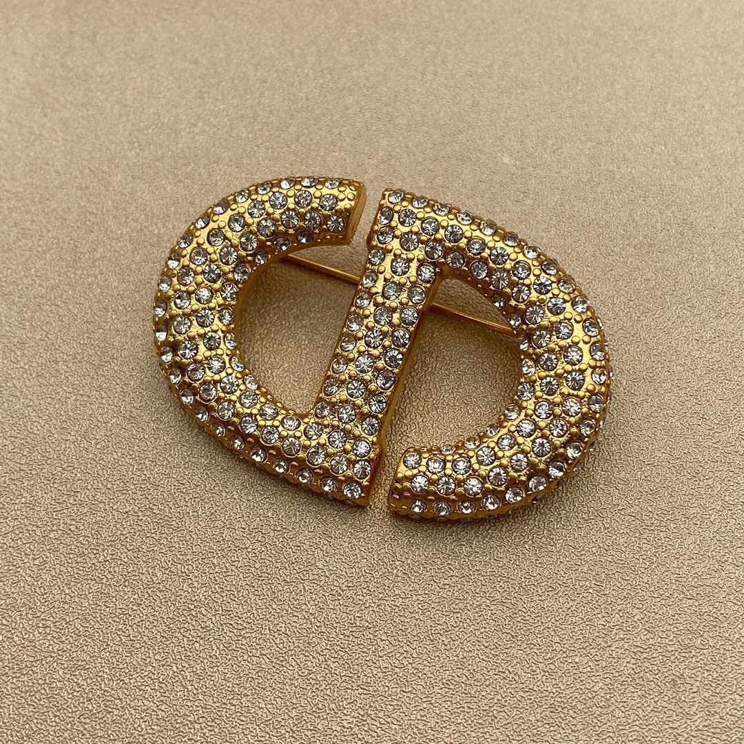 C001 Dior brooch 107819