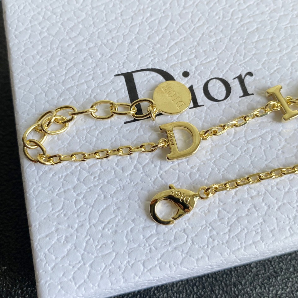 B277 Dior necklace 107823